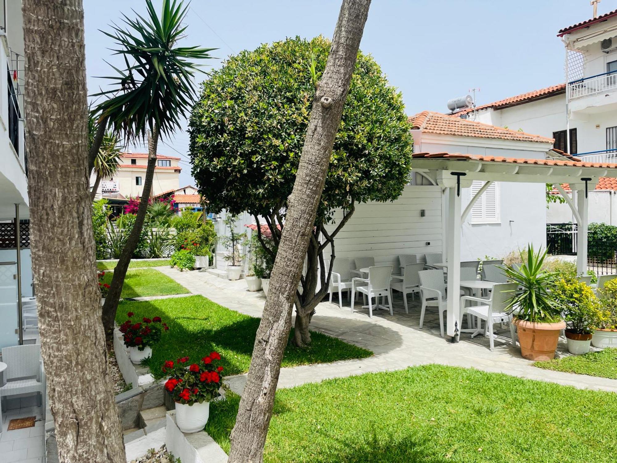 פפקוהורי Thalassa Garden Studios מראה חיצוני תמונה